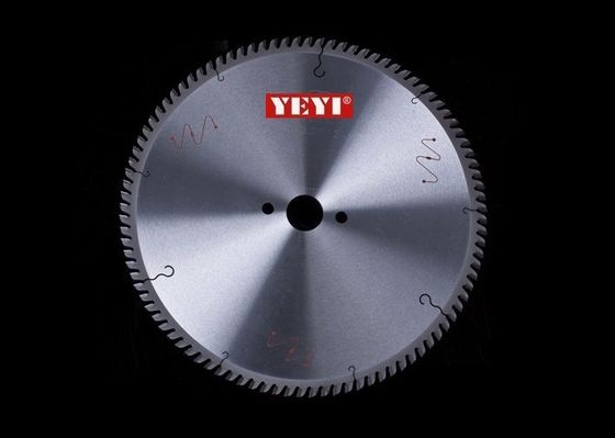 円 96 本の歯 TCT は鋼鉄パネル 300mm の切断についてはひっくり返た鋸歯の炭化物を