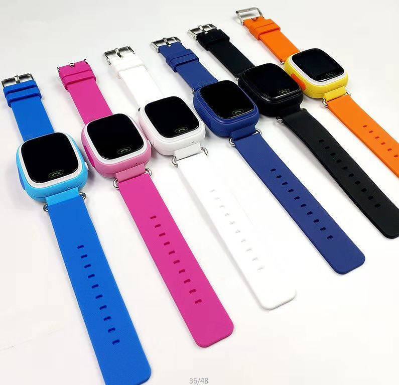 子供のための追跡者の腕時計SOS呼出しスマートな腕時計を置く熱い販売1.22inch Q90 GPSの電話